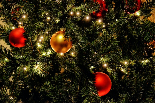 artificial-christmas-tree-benefits